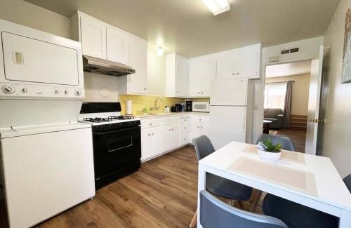 Campbell House | 434-Campbell Cozy & Bright 2B/1b/AC/close to Downtown
