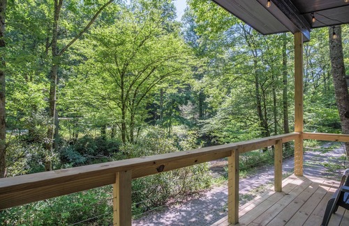 Rosman Cabin | 44 Caddisfly Court - Riverfront Fishing Cabin