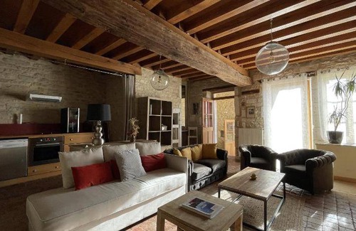 Saint-Cyr-les-Colons House | 440 m² House ∙ 7 bedrooms ∙ 18 guests