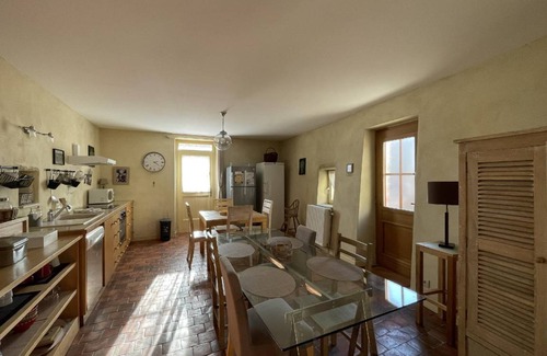 Saint-Cyr-les-Colons House | 440 m² House ∙ 7 bedrooms ∙ 18 guests