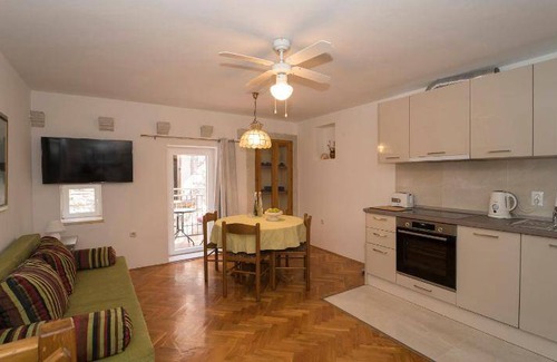 Cove Tri Zala (Zrnovo) Apartment | 45 m² Apartment ∙ 4 guests