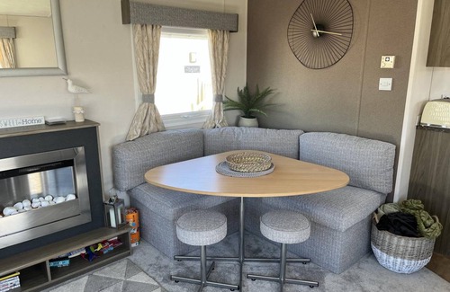 Heacham Ski Chalet | 45 m² Chalet ∙ 2 bedrooms ∙ 4 guests