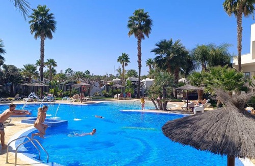 Benidorm Cabin | 45 m² Lodge ∙ 2 bedrooms ∙ 4 guests