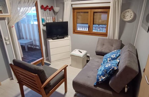 Benidorm Cabin | 45 m² Lodge ∙ 2 bedrooms ∙ 4 guests