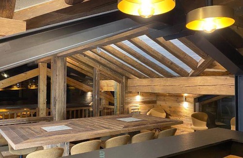 Les Almes Ski Chalet | 450 m² Chalet ∙ 8 bedrooms ∙ 19 guests