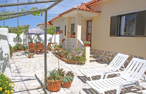 Praia das Macas Cottage | 450 meters to the beach, Private gardens,Praia das Maçãs