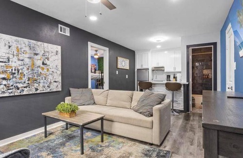 South Central Houston House | 465 m² House ∙ 15 bedrooms ∙ 46 guests