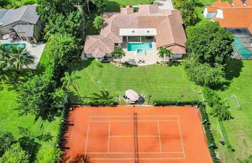 Survey Creek House | 468 m² House ∙ 3 bedrooms ∙ 8 guests