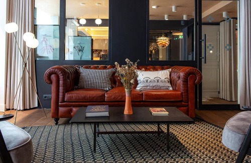 Quartier de Rochechouart Hotel | 47 m² Hotel ∙ 2 bedrooms ∙ 127 guests