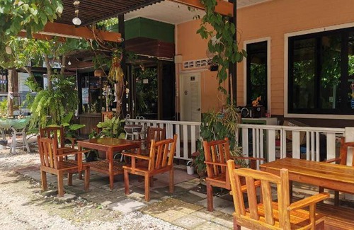 Thap Than Resort | 47 m² Resort ∙ 20 guests