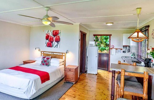 Umhlali Beach Bed & Breakfast | 48 m² Bed and breakfast ∙ 127 guests