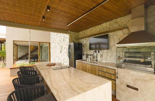 Praia do Forte House | 486 m² House ∙ 5 bedrooms ∙ 12 guests