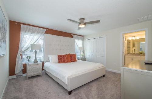 Campbell House | 4964RS TOWNHOUSE 4 BEDROOMS & 3 BATHROOMS + POOL