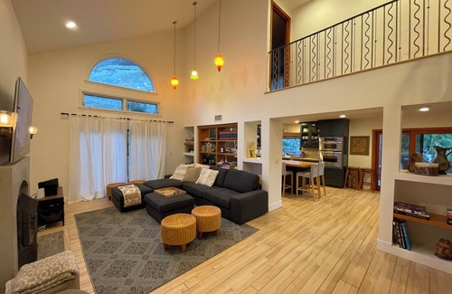Agoura Hills House | 4BDs Hillside Oasis w/Hot tub