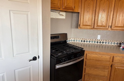 Truth or Consequences House | 4BR 4BA 3K sq Ft on 2 acres, Elephant Butte Lake Views, refrigerated AC