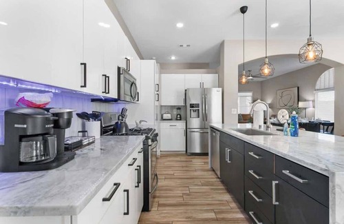 River Mountain House | 4BR Funhouse: Hot Tub, Ping Pong + Game Room!