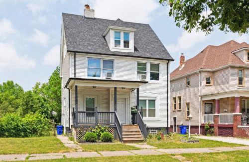 Detroit House | 4BR Gem in Detroit North End Downtown Nearby