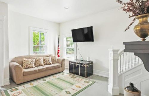 Detroit House | 4BR Gem in Detroit North End Downtown Nearby