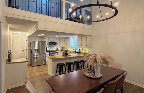Plainfield House | 4BR Home w/Heated Pool, Arcade & More – less than 10 Min from Airport