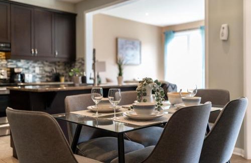 Halton Regional Municipality House | 4br Near Hilton Falls - Kelso - Gazebo, Workspace
