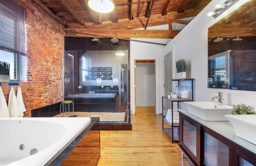 Norris Square House | 4K sqft LOFT Gym, TV Wall, Pool, Table Ping Pong