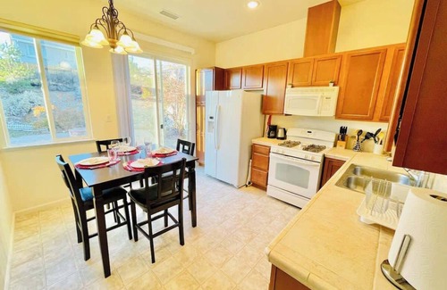 Northwest Reno House | 4TVs/6 Beds/Pet Ok/Sleeps 10