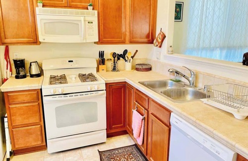 Northwest Reno House | 4TVs/6 Beds/Pet Ok/Sleeps 10