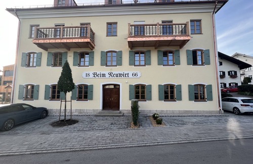 Ebersberg District Apartment | 4younic Billard 2BR 75 TV Boxspring Glonn bei München