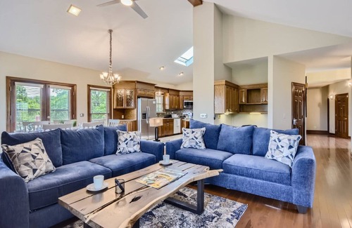 Franklin House | 5 Acre 2500 SQFT Country House Near Nashville! (F2)