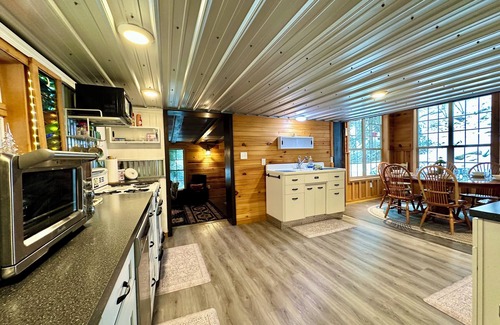 Wrightsville Cabin | 5 Acre Log Cabin- Bring Your Boat and Kayaks! 1 Minute To River Access!