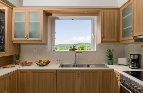 Darmarochori Villa | 5 bd property, comfortable, amazing view, pool