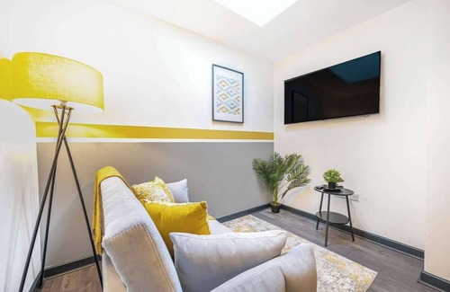 Whitefield Apartment | 5-bed 5 en-suite apartment in Manchester