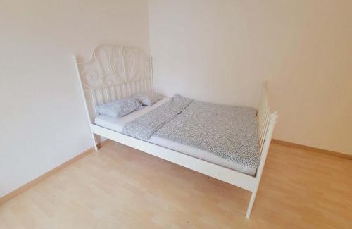 Center Apartment | 5-Bed Huge Flat in Zurich City - Schurgi - Self Checkin