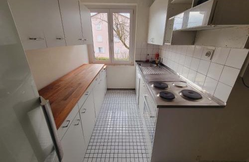 Center Apartment | 5-Bed Huge Flat in Zurich City - Schurgi - Self Checkin