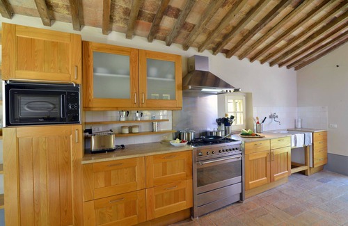 San Casciano dei Bagni Villa | 5 bedrooms, private pool, wifi, 10min from San Casciano dei Bagni, amazing views