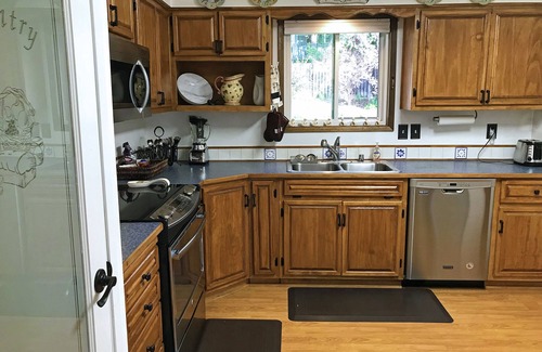 North Spokane House | 5-BEDROOM 3,000 sq.ft. BEAUTIFUL HOME, SPA, THEATER, GYM, NEAR UNIVERSITY