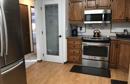 North Spokane House | 5-BEDROOM 3,000 sq.ft. BEAUTIFUL HOME, SPA, THEATER, GYM, NEAR UNIVERSITY