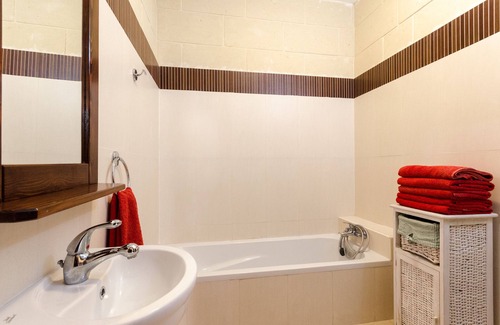 Gharb Other | 5 bedroom 4 bathroom with private pool.