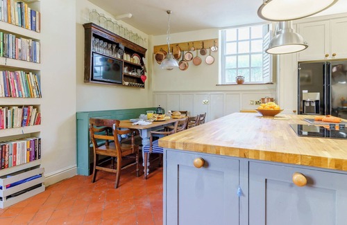 Laugharne Cottage | 5 bedroom accommodation in Laugharne