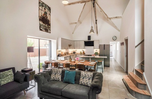 Huntley Cottage | 5 bedroom accommodation in Huntley
