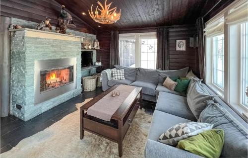 Vestre Slidre House | 5 Bedroom Awesome Home In Røn