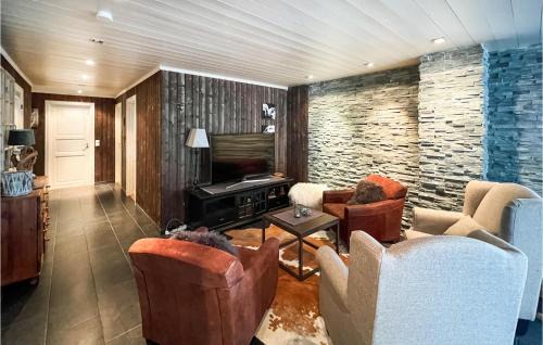 Vestre Slidre House | 5 Bedroom Awesome Home In Røn