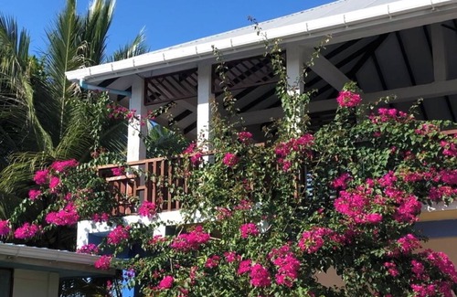 Kendhoo House | 5 bedroom hotel on Kendhoo Island, with AC, Wi-Fi, and peaceful surroundings.
