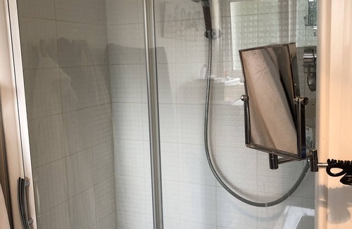 Jules Verne House | 5-bedroom house with heated pool in Nantes close to shops