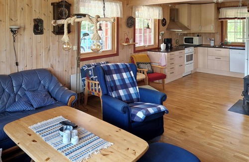 Evje House | 5 bedroom lake front home in Hornnes