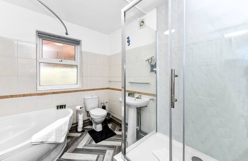 Sneinton House | 5 Bedroom Nottingham Gem