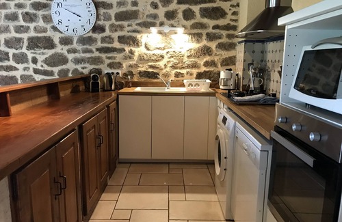 Veix House | 5 Bedroom secluded house with private heated pool