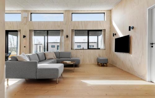 Nørre Hurup House | 5 Bedroom Stunning Home In Hadsund