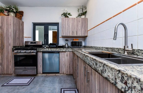 Shiribana Villa | 5 bedroom Villa Nune + Pool