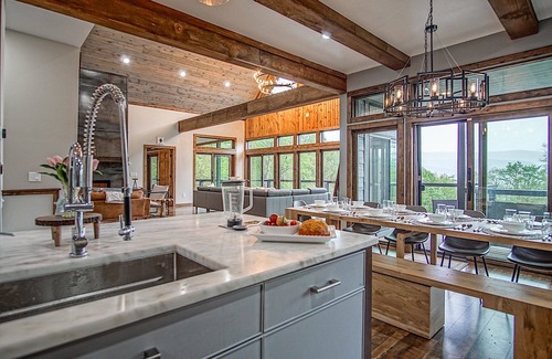 Slatyfork Farm House | 5 Br: Cupp Runneth Over - Luxurious retreat nestled 9.7 miles from Snowshoe